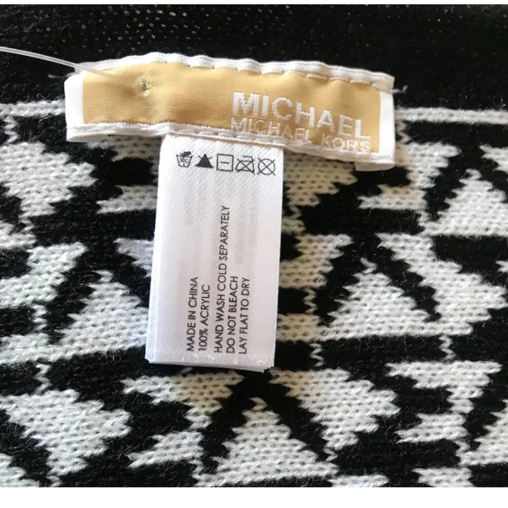 NWT~MICHAEL KORS SCARF, HAT & GLOVE SET BLACK/WHITE O/S - Picture 7 of 7